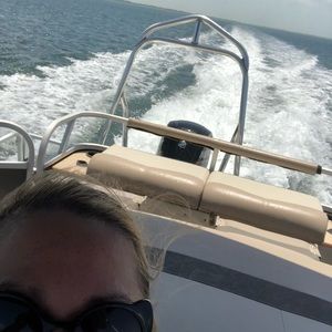 Meet your Posher, Imelda